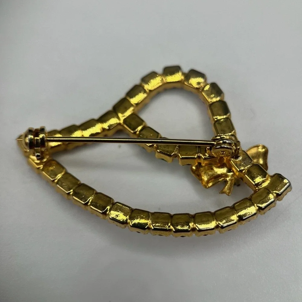 Vintage Faceted Rhinestone Gold Tone Bow‎ Hat Fashion Classic Brooch Pin Retro